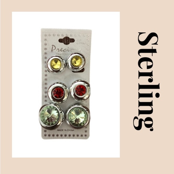 Women’s Vintage Clip On Earrings - Picture 1 of 3